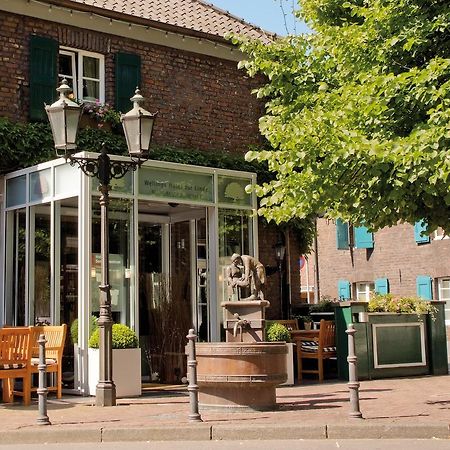 Wellings Romantik Hotel Zur Linde Moers Exterior foto